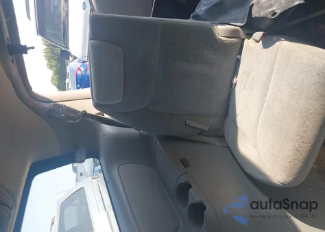 2005 Toyota Sienna Ce z USA, uszkodzony, nr VIN 5TDZA23C15S362039